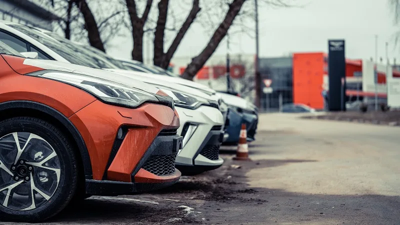 Car and Motorcycle Engine Oils Compared: Viscosity, Clutches and Oil Circuits