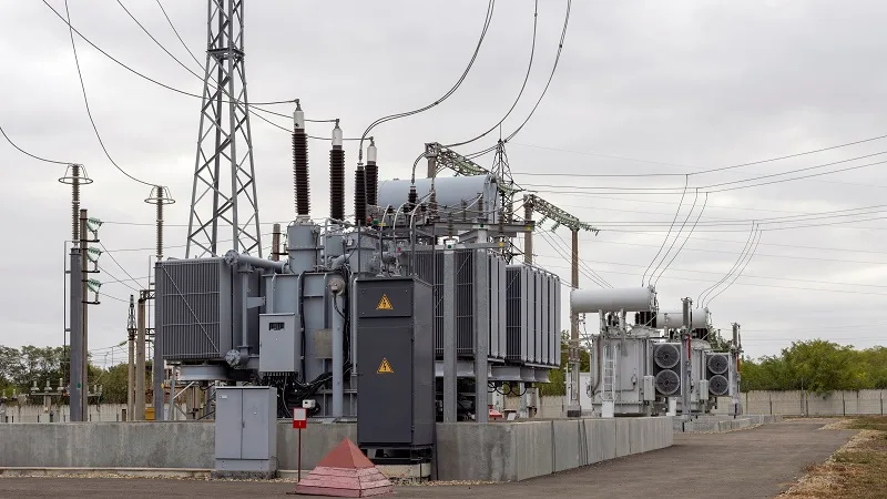Transformer and power-plant fluids: insulation, sampling and separate duties