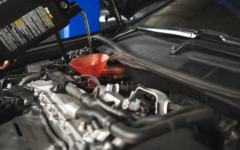 Opened Engine Oil: Storage, Contamination and Batch Checks